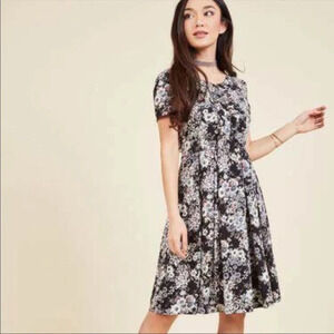 ✨NWT Modcloth Liza Luxe Opt For Splendor Floral Dress XS